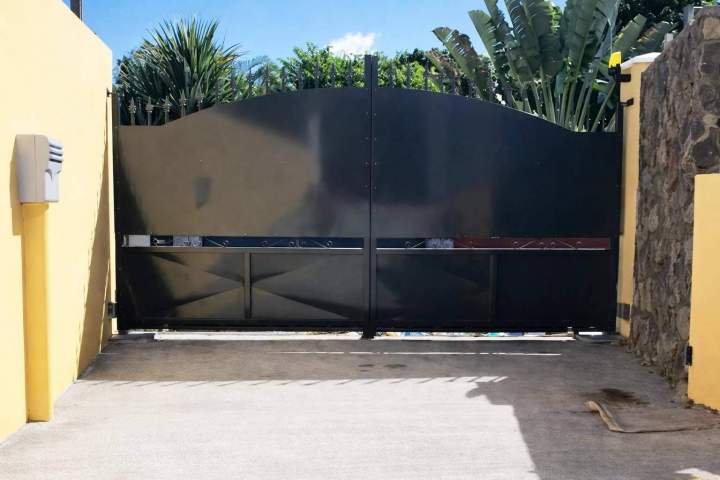 Installation portail automatique Saint-Pierre